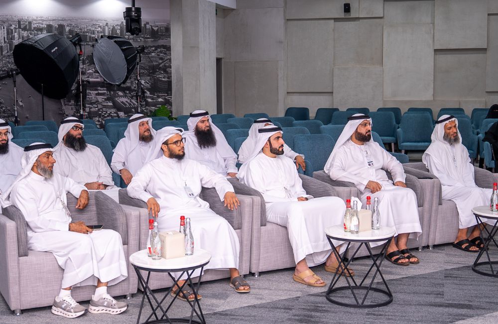 Meeting of His Excellency Ahmed Darwish Al Muhairi, Director General, with Ajeal Team-11.png