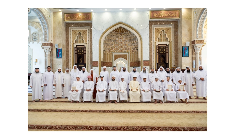 IACAD Celebrates 15 Male and Female Quran Memorizers at Maktoum Centers