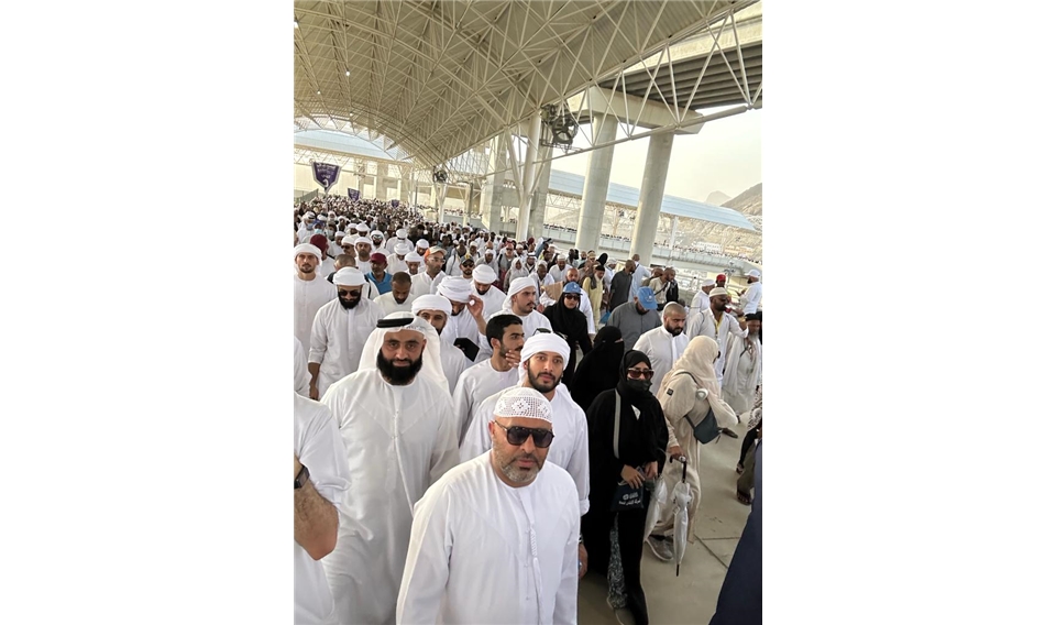 حجاج البعثة الرسمية لحكومة دبي يرمون الجمرات الثلاث ويوجهون التهاني لرئيس الدولة ونائبه