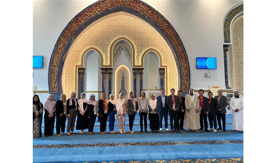 200 معلم ومدير مدرسة أجنبية في رحلة "أكتشف جمال الإمارات"  